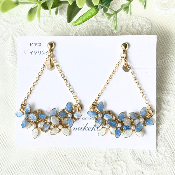 【ピアス】キラキラ輝く 紫陽花 ブルー